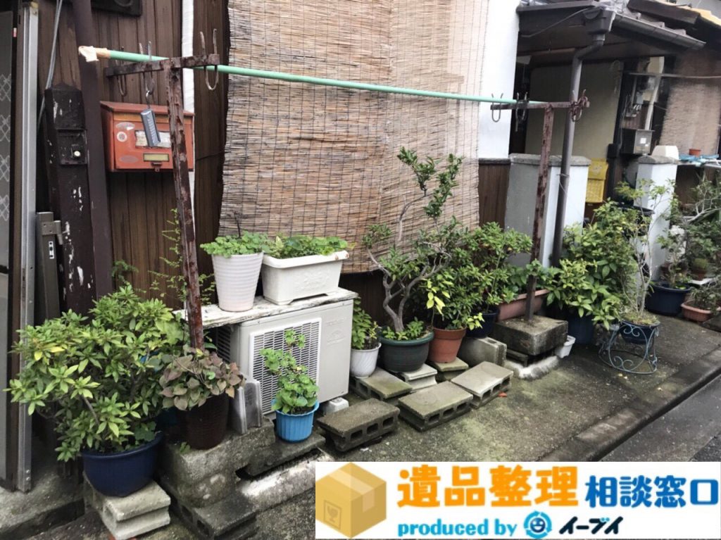 2017年11月25日京都府宇治市で遺品整理の作業で植木鉢や廃品の処分をしました。写真4