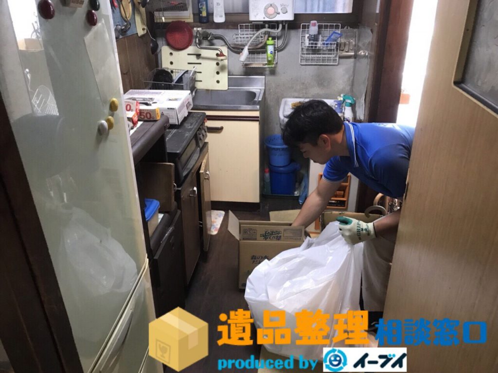 2018年1月27日兵庫県芦屋市で遺品整理の作業で台所や玄関先の片付けをしました。写真2