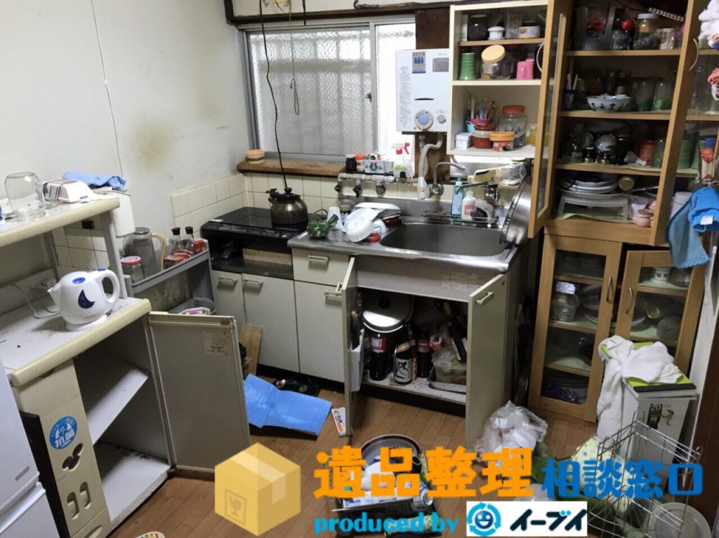 2018年3月7日兵庫県西宮市で遺品整理の作業で台所や食器棚の片付けをしました。写真4