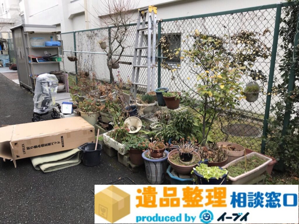 2018年4月13日大阪府摂津市で遺品整理の作業に伴い植木鉢や洗面台の片付けをしました。写真2