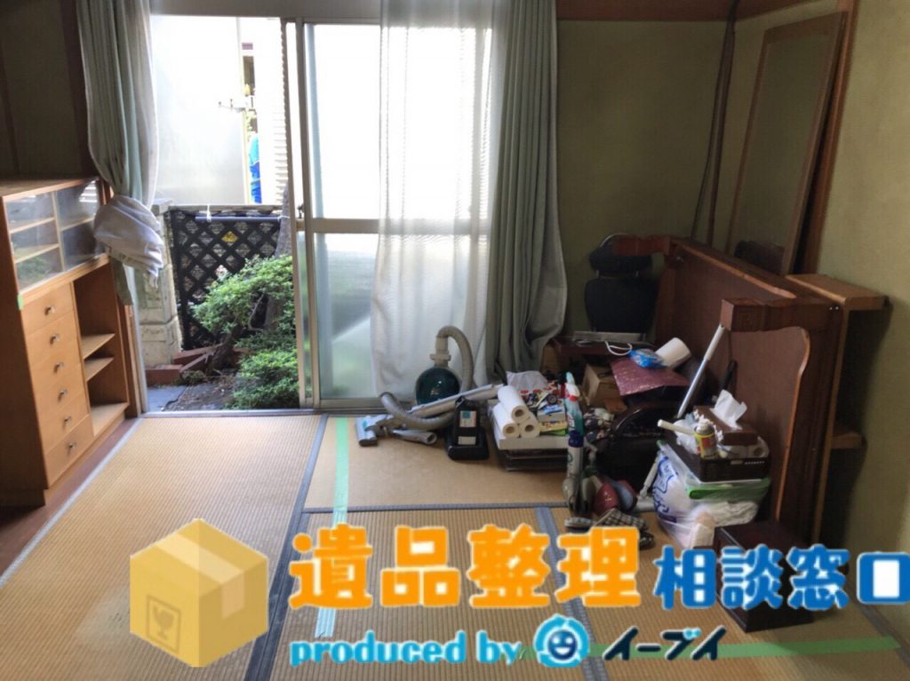 2018年8月1日大阪府吹田市で遺品整理に伴い家財道具の処分や仕分けの様子。写真3