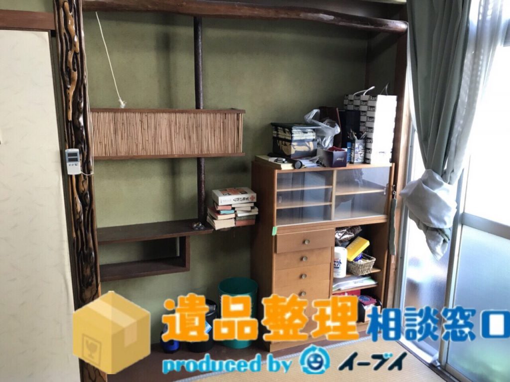 2018年8月1日大阪府吹田市で遺品整理に伴い家財道具の処分や仕分けの様子。写真2