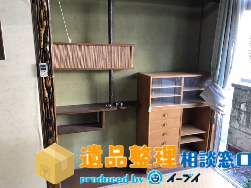 2018年8月1日大阪府吹田市で遺品整理に伴い家財道具の処分や仕分けの様子。写真1