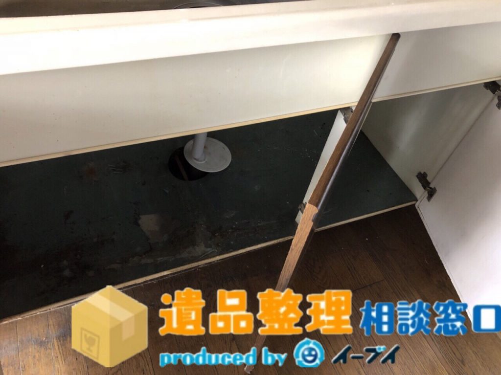 2018年8月22日大阪府門真市で遺品整理に伴い台所用品や冷蔵庫の処分をしました。写真1