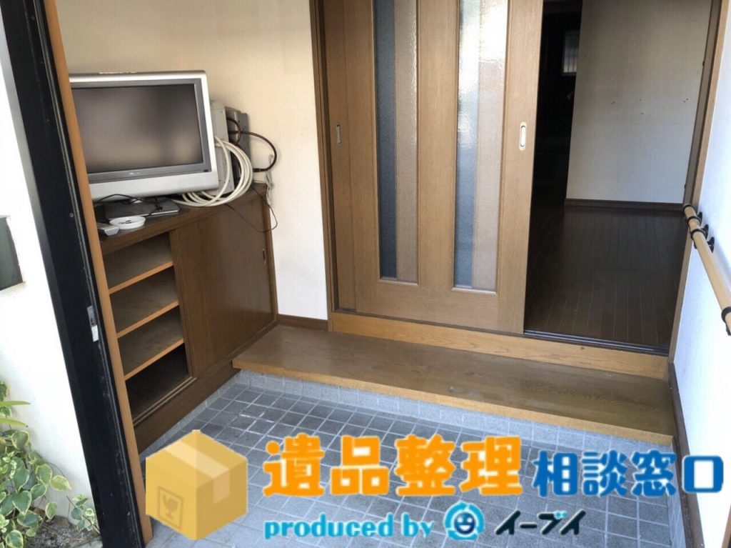 2018年8月13日大阪府柏原市で家具処分や遺品整理で仕分け作業。写真3